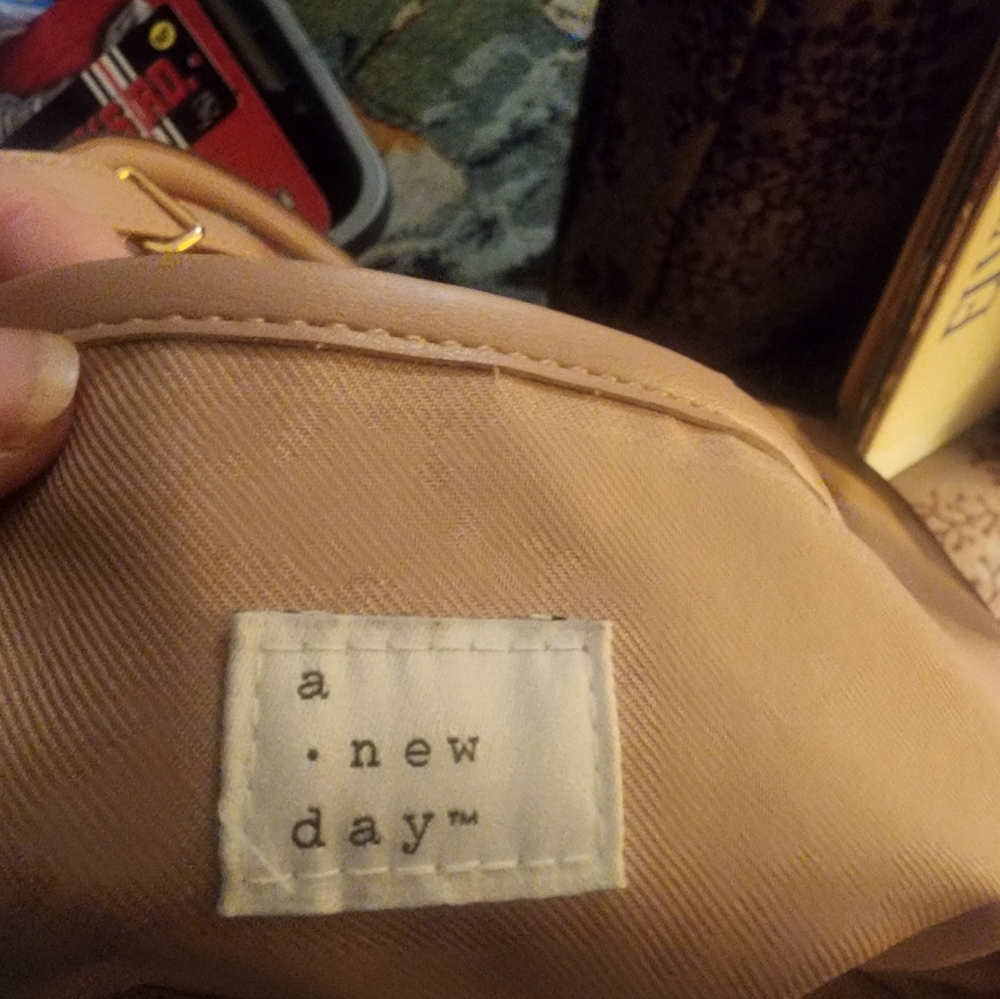 5 Purses - Picture 6 of 10